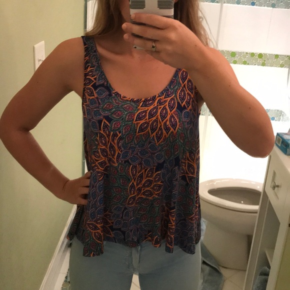 Patterned top - Picture 2 of 3